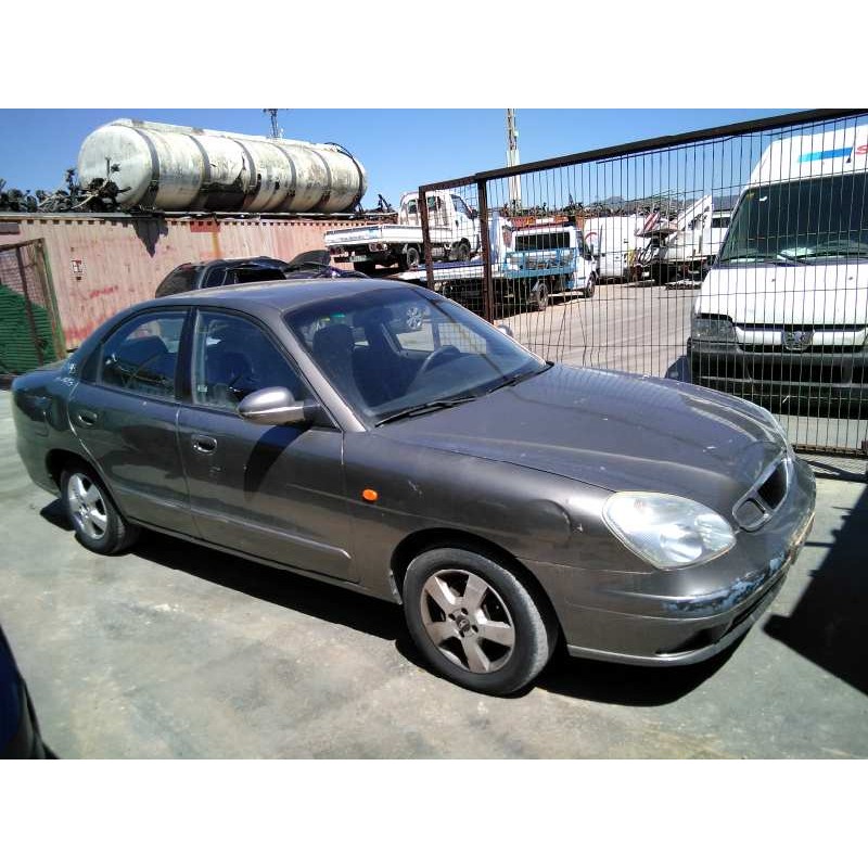 daewoo nubira berlina del año 2000