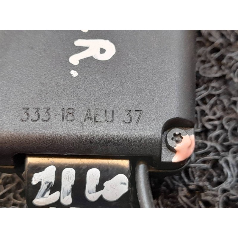 Recambio de enganche cinturon trasero derecho para opel crossland x innovation referencia OEM IAM 33318AEU37 - Rojo 3