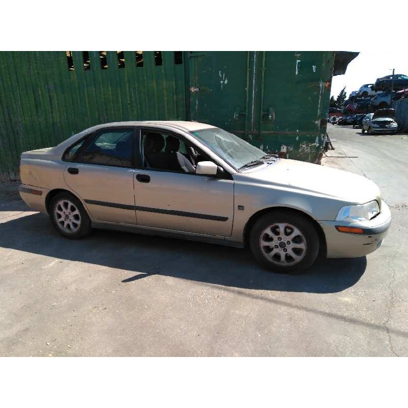 volvo s40 berlina del año 2000