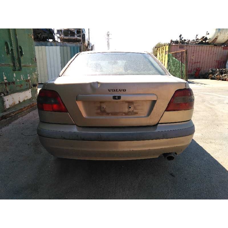 volvo s40 berlina del año 2000