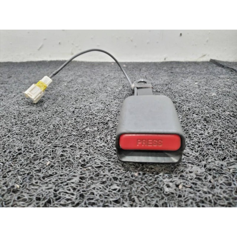 Recambio de enganche cinturon delantero izquierdo para citroën c4 picasso millenium referencia OEM IAM   