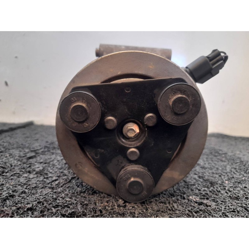 Recambio de compresor aire acondicionado para ford fiesta (cb1) sport referencia OEM IAM AP3119D629AC - Blanco 3