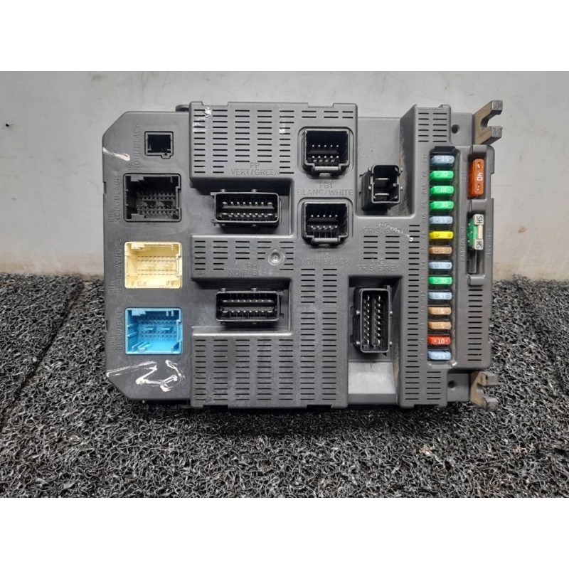 Recambio de caja reles / fusibles para peugeot 308 sport referencia OEM IAM 9663798180  