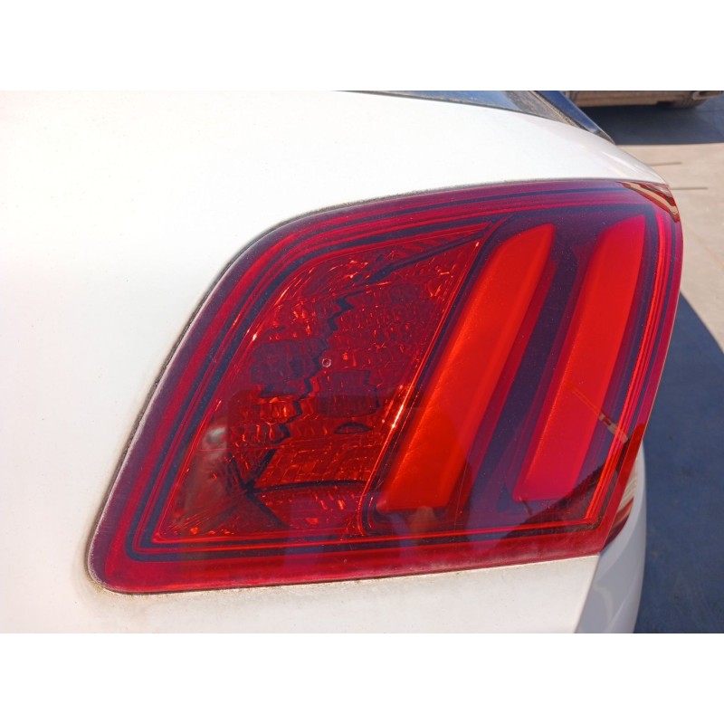 Recambio de piloto trasero derecho interior para peugeot 308 ii (lb_, lp_, lw_, lh_, l3_) 1.2 thp 130 referencia OEM IAM - Blanco