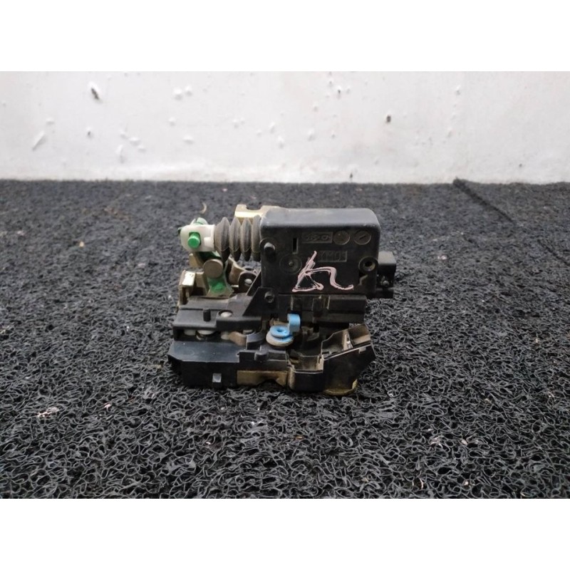 Recambio de cerradura puerta lateral derecha para renault kangoo (f/kc0) alize referencia OEM IAM 2