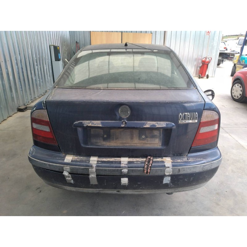 skoda octavia berlina (1u2) del año 1999