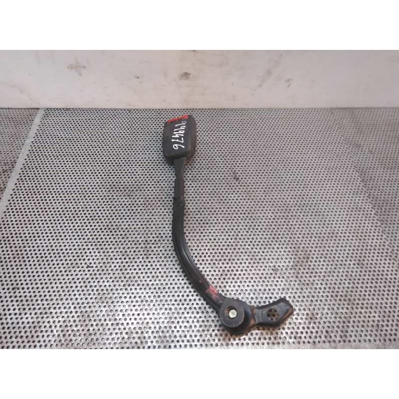 Recambio de enganche cinturon delantero derecho para volkswagen passat berlina (3b3) 1.9 tdi referencia OEM IAM   