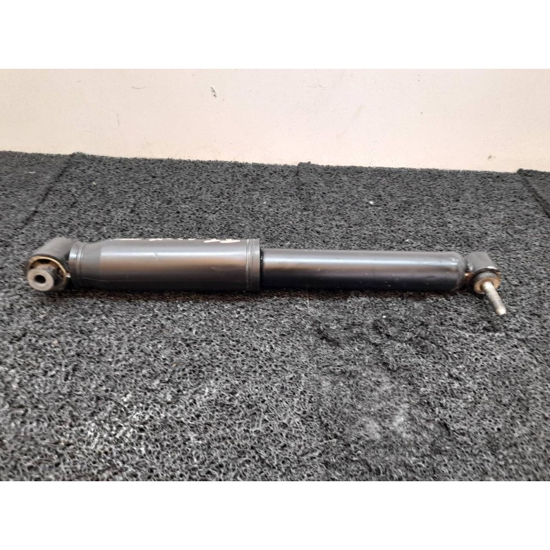 Recambio de amortiguador trasero izquierdo para renault scenic ii confort dynamique referencia OEM IAM   