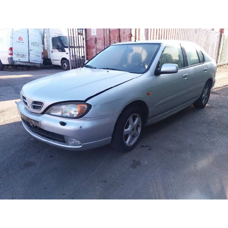 nissan primera berlina (p11) del año 2001