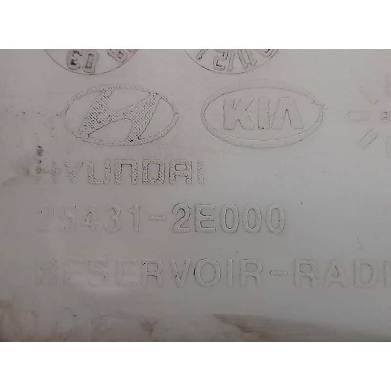 Recambio de deposito expansion para kia sportage lx referencia OEM IAM 254312E000 - Negro 2