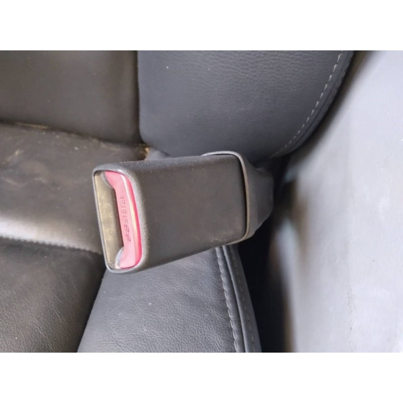 Recambio de enganche cinturon delantero derecho para subaru tribeca b9 limited referencia OEM IAM   