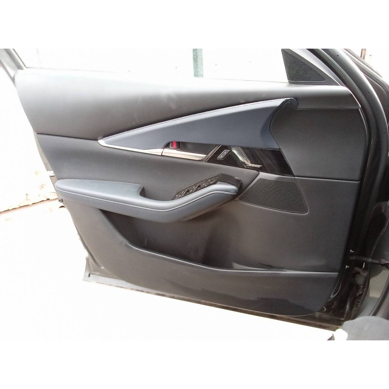 Recambio de guarnecido puerta delantera izquierda para mazda cx-30 selection 2wd referencia OEM IAM   