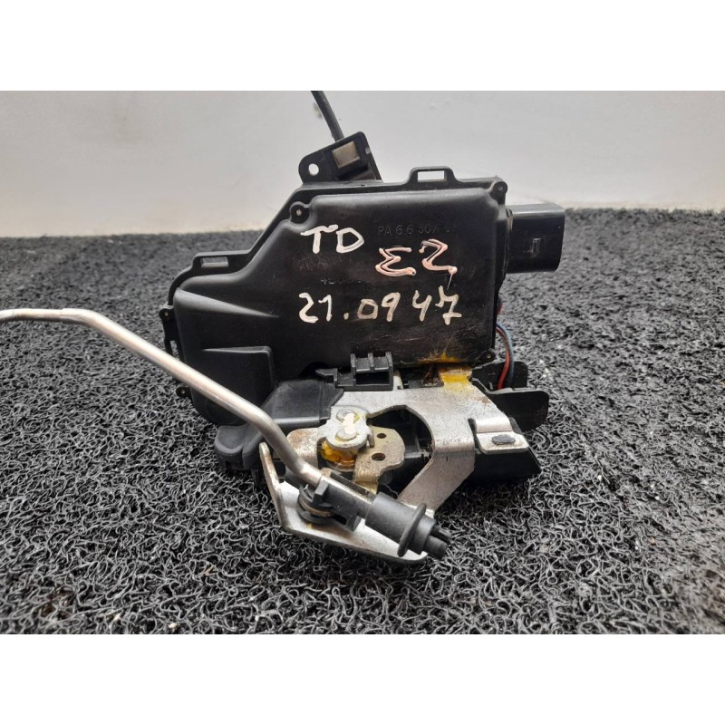 Recambio de cerradura puerta trasera derecha para audi a4 berlina (8e) 2.5 tdi (114kw) referencia OEM IAM 3