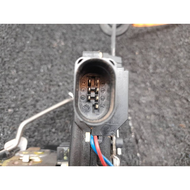 Recambio de cerradura puerta trasera derecha para audi a4 berlina (8e) 2.5 tdi (114kw) referencia OEM IAM 4