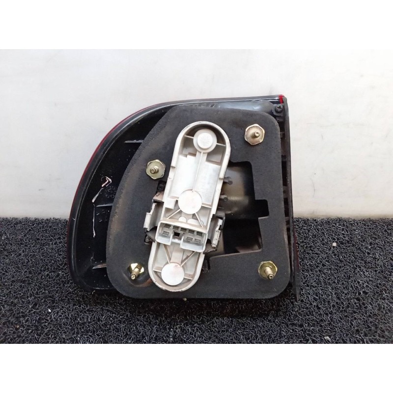 Recambio de piloto trasero derecho para volvo v40 familiar td referencia OEM IAM - Blanco 2