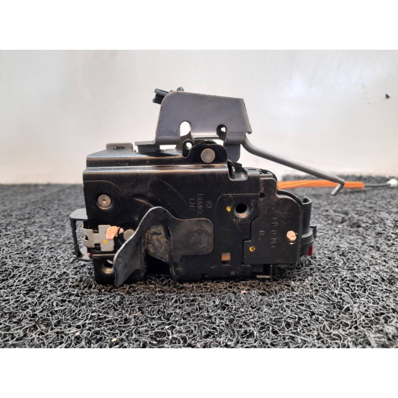 Recambio de cerradura puerta trasera izquierda para audi a4 berlina (8e) 2.5 tdi (114kw) referencia OEM IAM 4