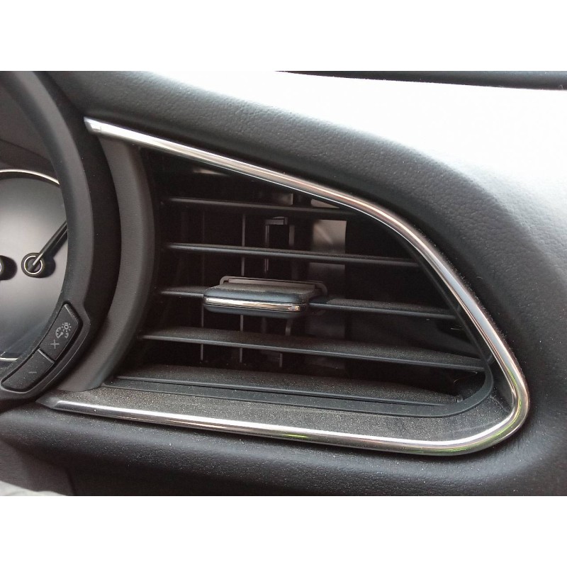 Recambio de rejilla aireadora para mazda cx-30 selection 2wd referencia OEM IAM   