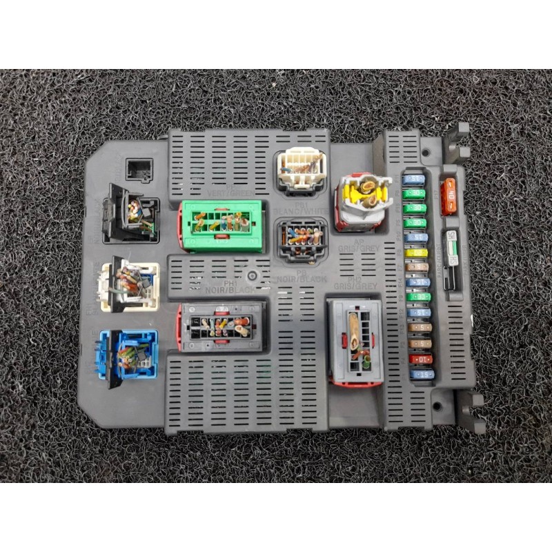 Recambio de caja reles / fusibles para peugeot 207 urban referencia OEM IAM 9663798280  