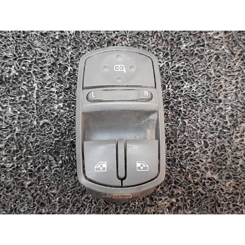 Recambio de mando elevalunas delantero izquierdo para opel corsa d essentia referencia OEM IAM 13258521AA 315625731 