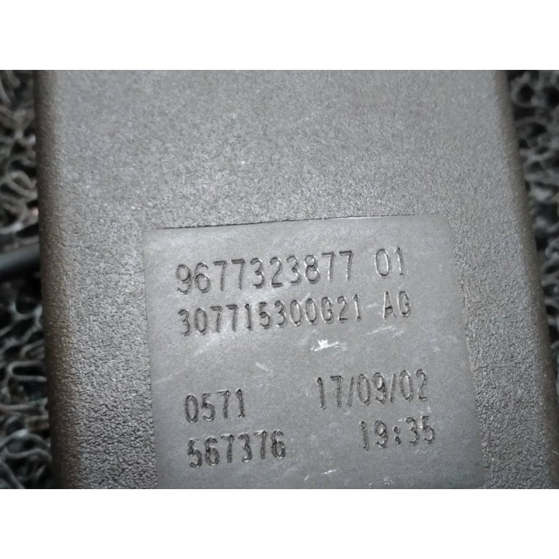 Recambio de enganche cinturon delantero izquierdo para citroën berlingo station wagon live edition referencia OEM IAM 9677323877 - Blanco 2