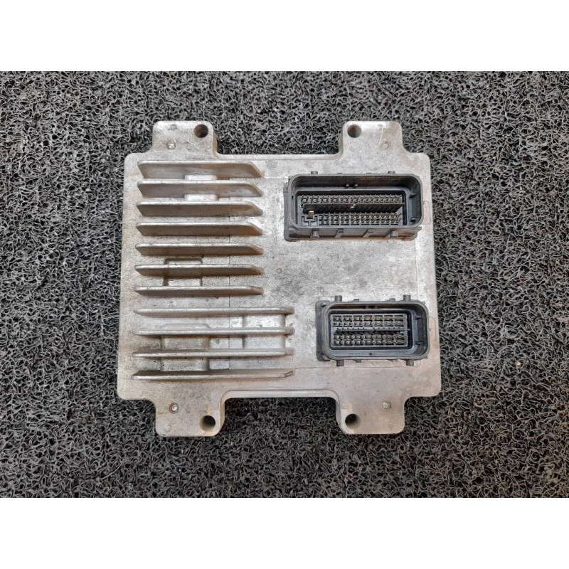 Recambio de centralita motor uce para opel corsa d essentia referencia OEM IAM 55577835  ACDELCO
