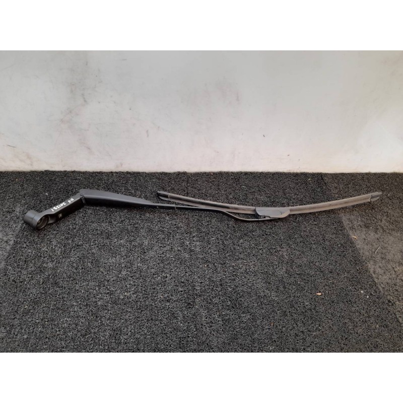 Recambio de brazo limpia delantero izquierdo para hyundai i20 classic referencia OEM IAM   