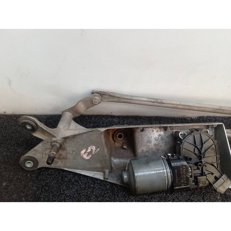 Recambio de motor limpia delantero para renault modus confort dynamique referencia OEM IAM 0390241777  BOSCH 2