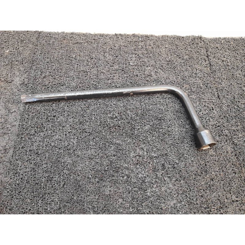 Recambio de llave rueda para ford tourneo connect (tc7) kombi b. larga (2006) referencia OEM IAM 2T14035BD  