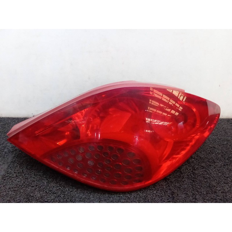 Recambio de piloto trasero derecho para peugeot 207 sport referencia OEM IAM   