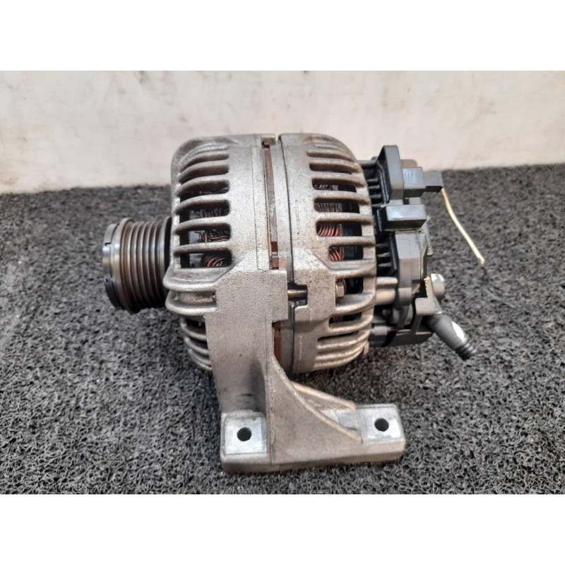 Recambio de alternador para volvo s40 berlina 1.6 referencia OEM IAM 0124525029 8676498 BOSCH