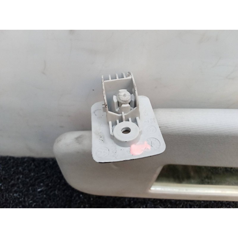 Recambio de parasol izquierdo para volkswagen polo berlina (6n2) conceptline referencia OEM IAM 4