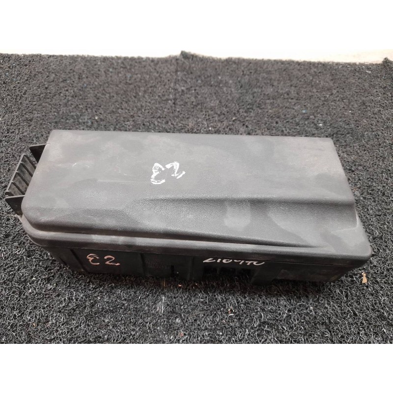 Recambio de caja reles / fusibles para opel vectra c berlina elegance referencia OEM IAM 13205800 519179006 
