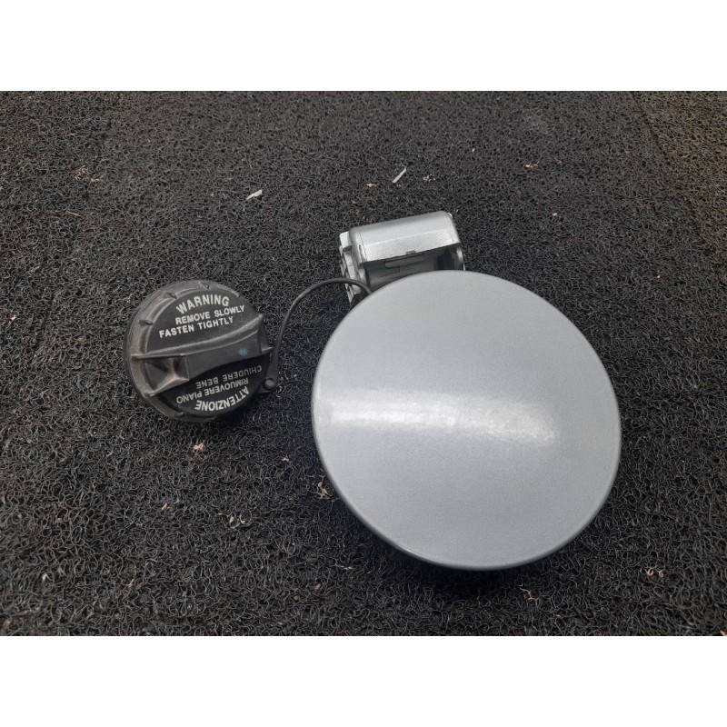 Recambio de tapa exterior combustible para kia rio 1.6 ex2 referencia OEM IAM   