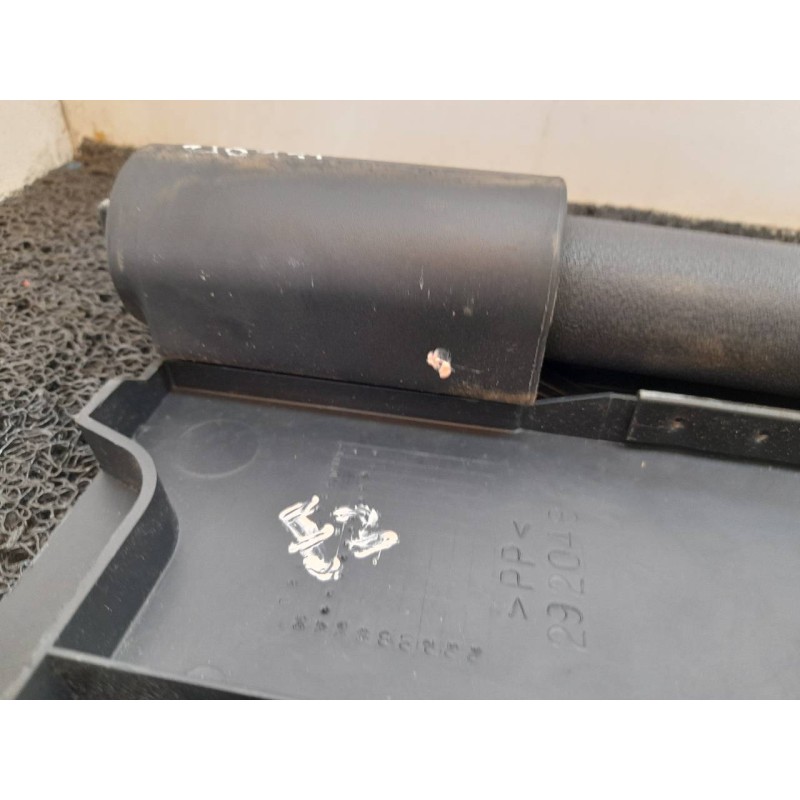 Recambio de bandeja trasera para ford escort berl./turnier ghia nomade referencia OEM IAM 3