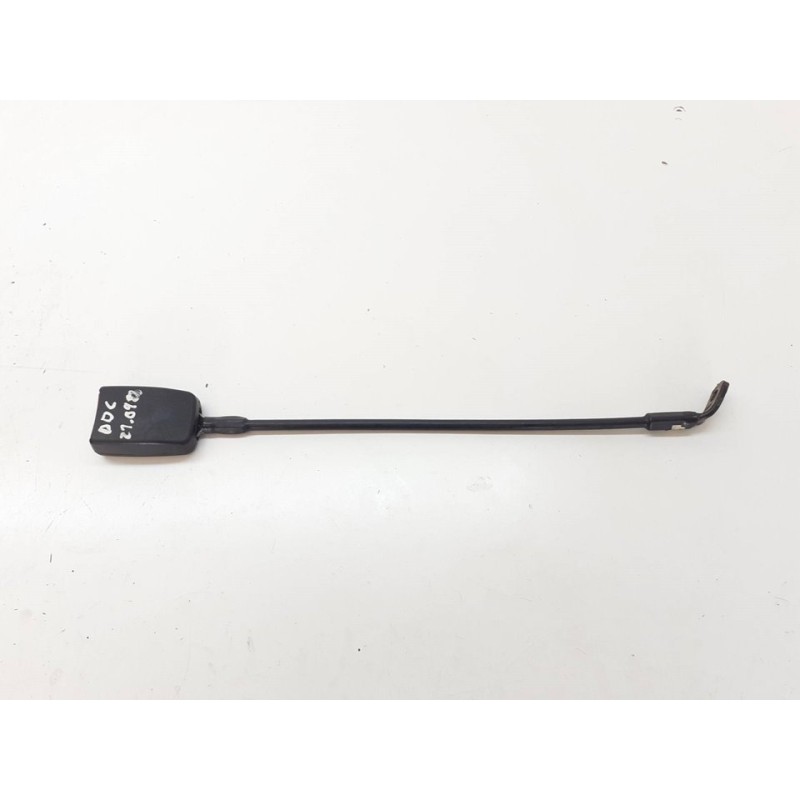 Recambio de enganche cinturon delantero derecho para ford transit, caja cerr. corto 95 ft 80 2.5 referencia OEM IAM 01217C7K9 - Blanco