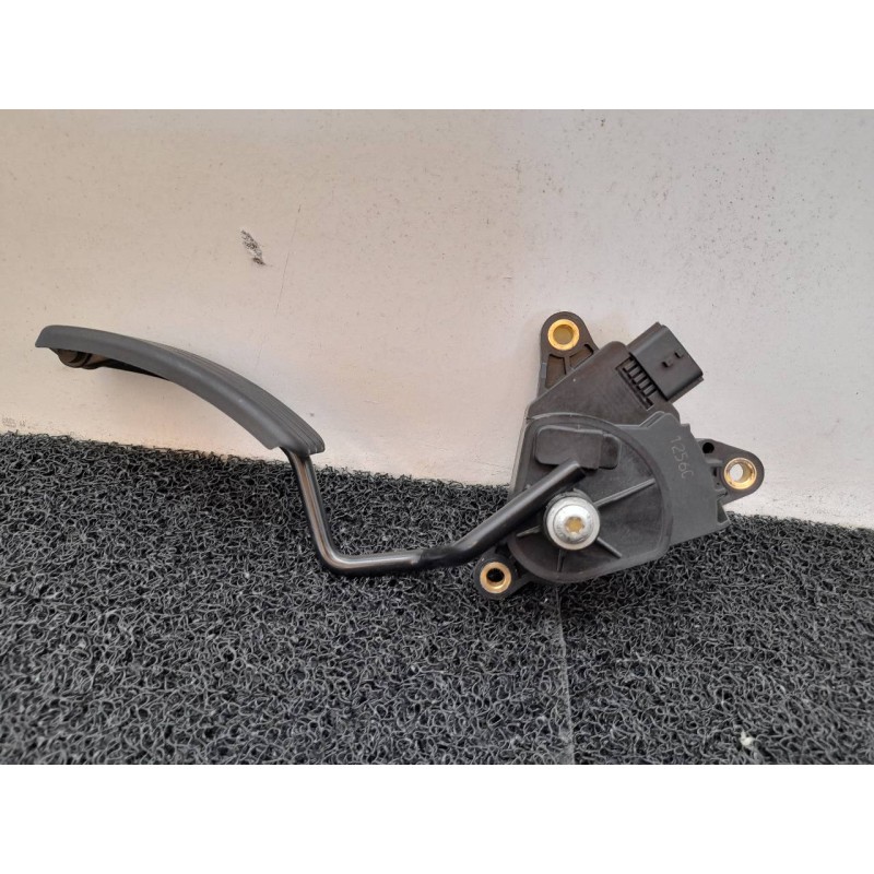 Recambio de potenciometro pedal para renault clio iii confort dynamique referencia OEM IAM 8200297335 2