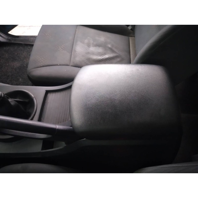 Recambio de apoyabrazos central para ssangyong actyon 200 xdi 4wd limited referencia OEM IAM   