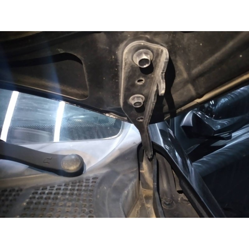 Recambio de bisagra capot izquierda para ssangyong actyon 200 xdi 4wd limited referencia OEM IAM   