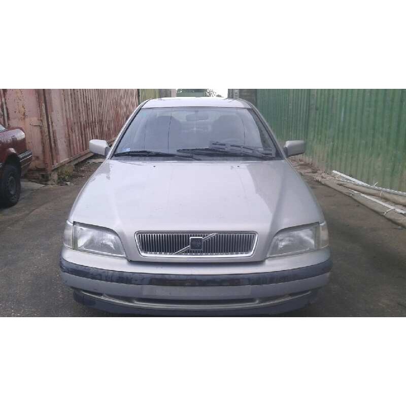 volvo s40 berlina del año 1996