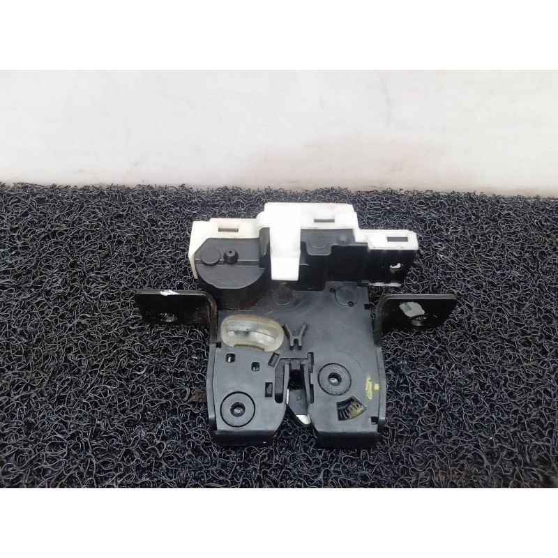 Recambio de cerradura maletero / porton para renault clio iii emotion referencia OEM IAM 8200076240I  