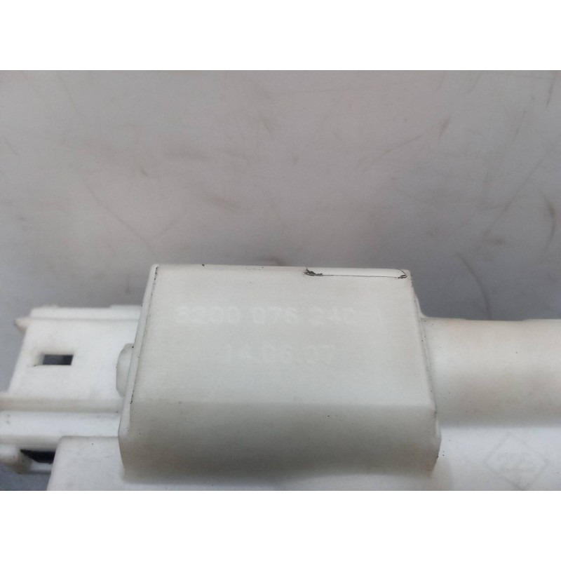Recambio de cerradura maletero / porton para renault clio iii emotion referencia OEM IAM 8200076240I - Blanco 4