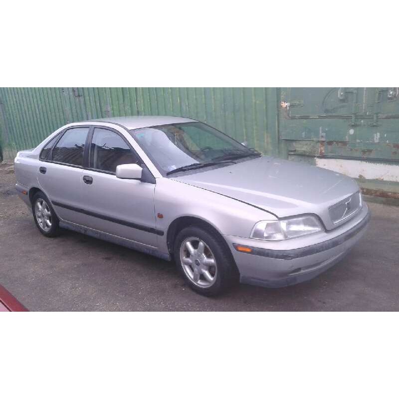 volvo s40 berlina del año 1996