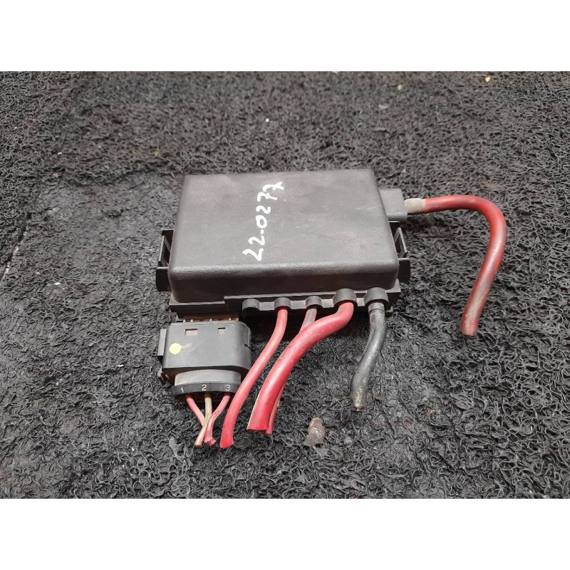 Recambio de caja reles / fusibles para volkswagen golf iv berlina (1j1) highline referencia OEM IAM 1J0937550AA  