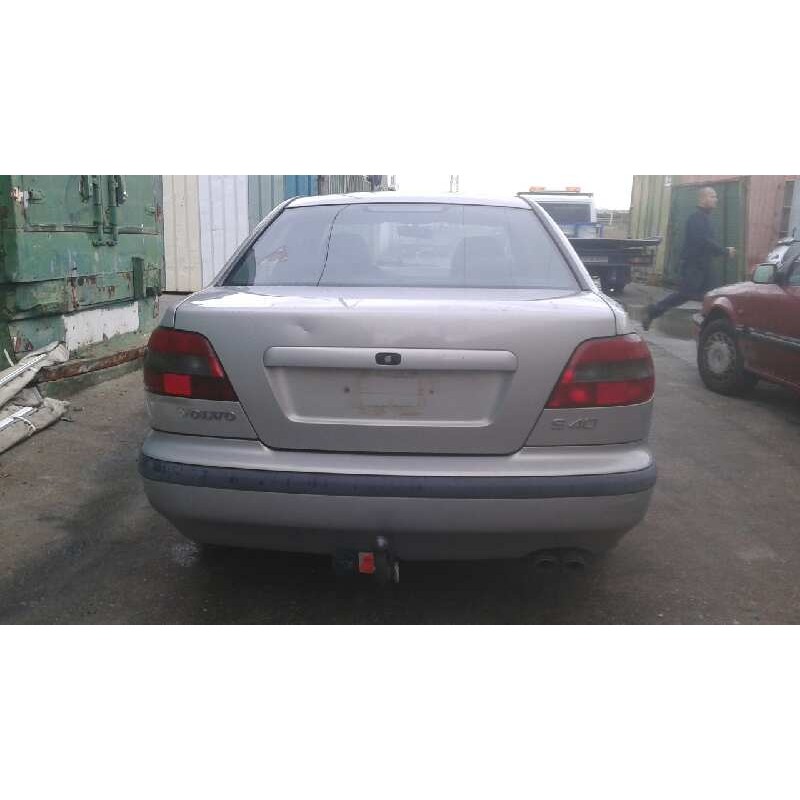 volvo s40 berlina del año 1996