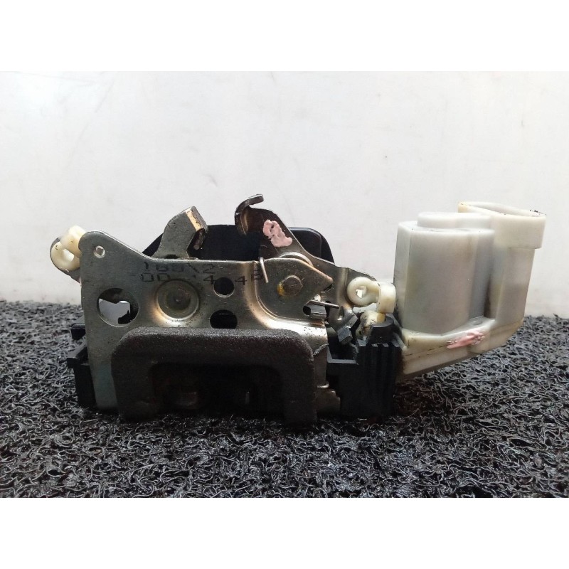 Recambio de cerradura puerta trasera izquierda para lancia lybra station wagon 1.9 jtd lx referencia OEM IAM   