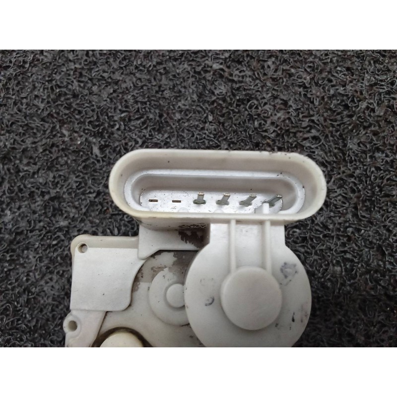 Recambio de cerradura puerta trasera izquierda para lancia lybra station wagon 1.9 jtd lx referencia OEM IAM 3