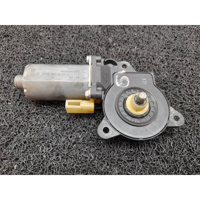 Recambio de motor elevalunas delantero izquierdo para ford fiesta (cbk) futura referencia OEM IAM 0130821938  BOSCH