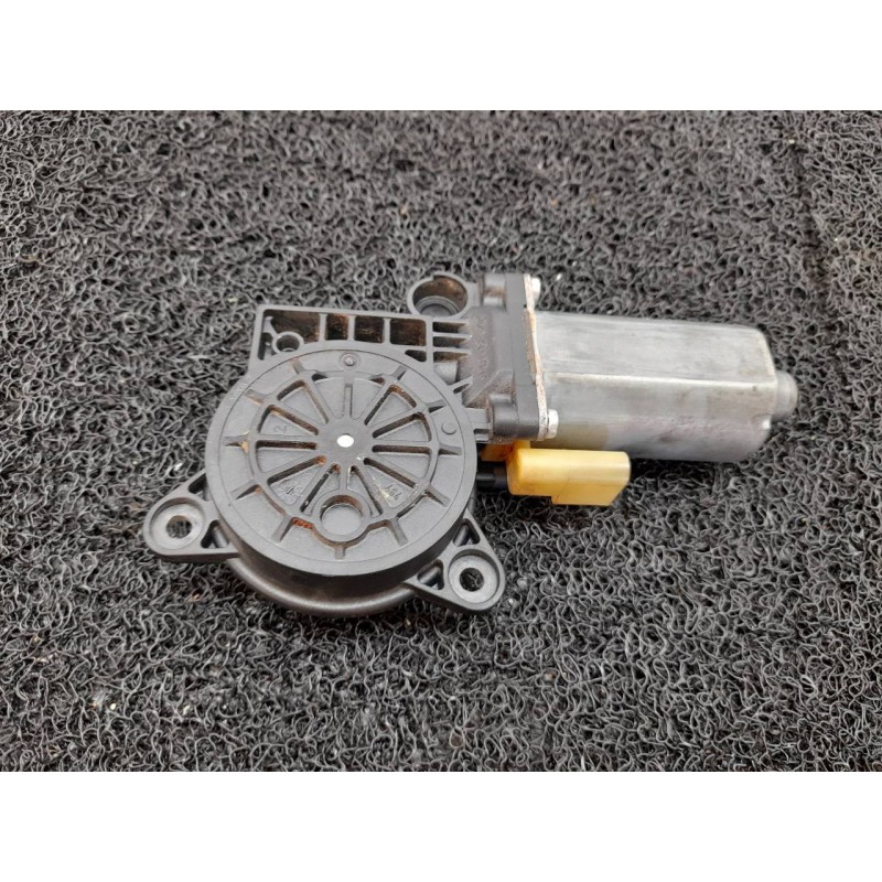 Recambio de motor elevalunas delantero izquierdo para ford fiesta (cbk) futura referencia OEM IAM 0130821938  BOSCH - Negro 4