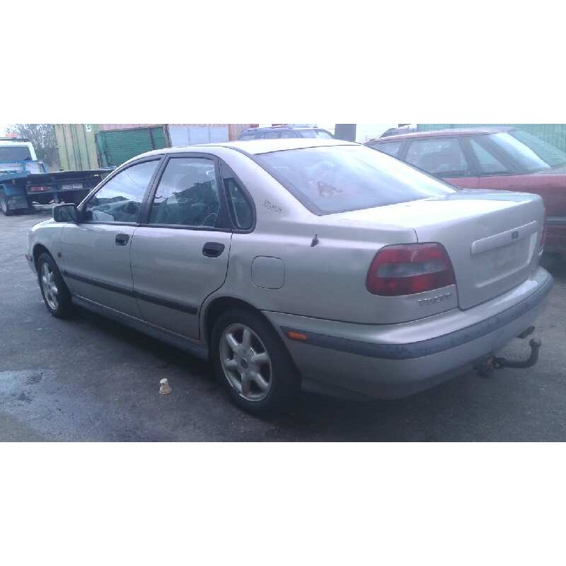 volvo s40 berlina del año 1996