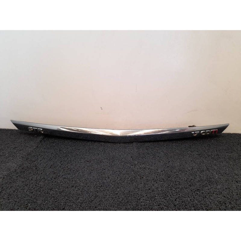 Recambio de molduras traseras para opel astra h berlina enjoy referencia OEM IAM 2